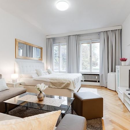 Exclusive Riverside Apartment In The Heart Of Prague Exterior photo