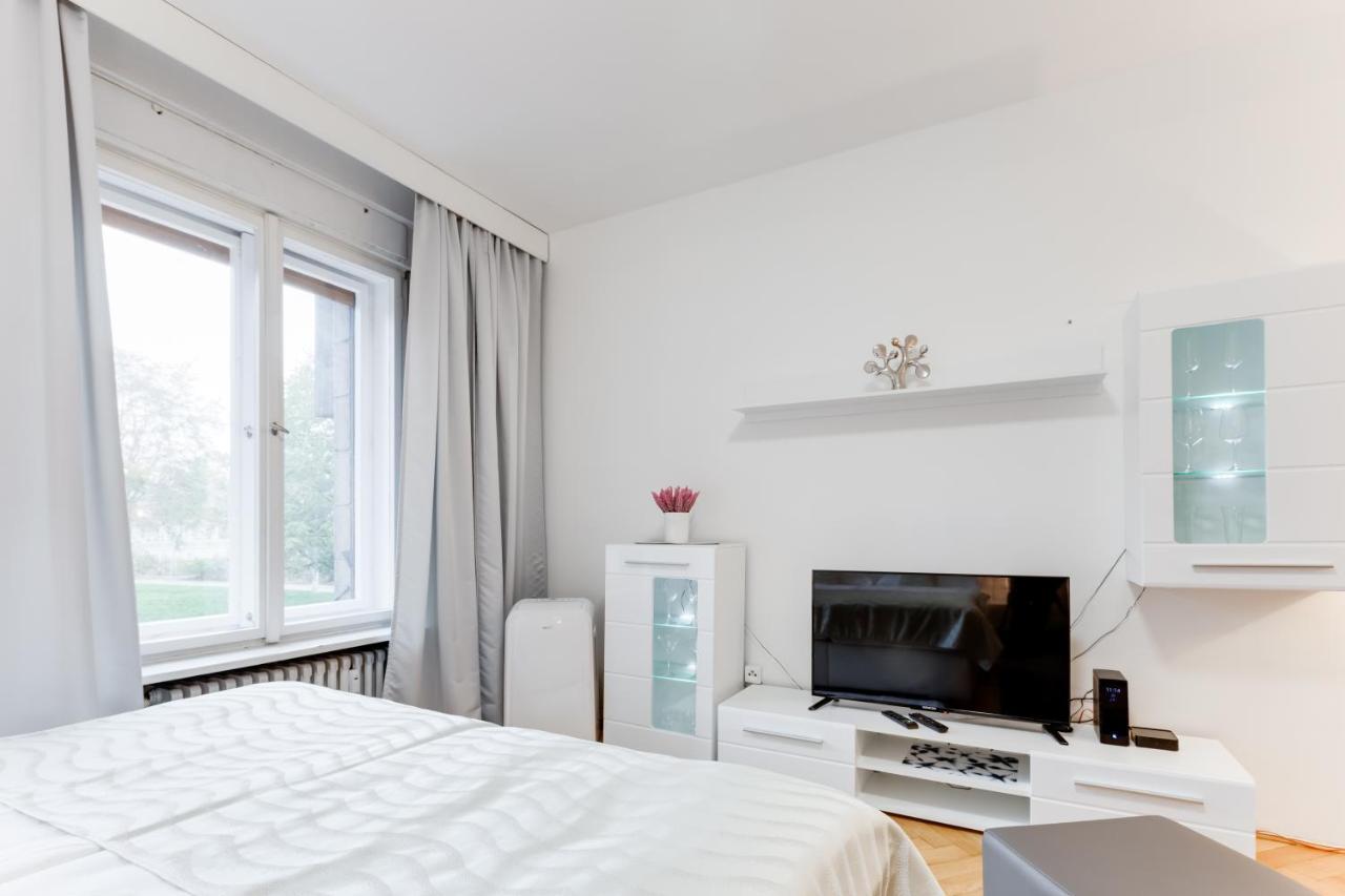 Exclusive Riverside Apartment In The Heart Of Prague Exterior photo