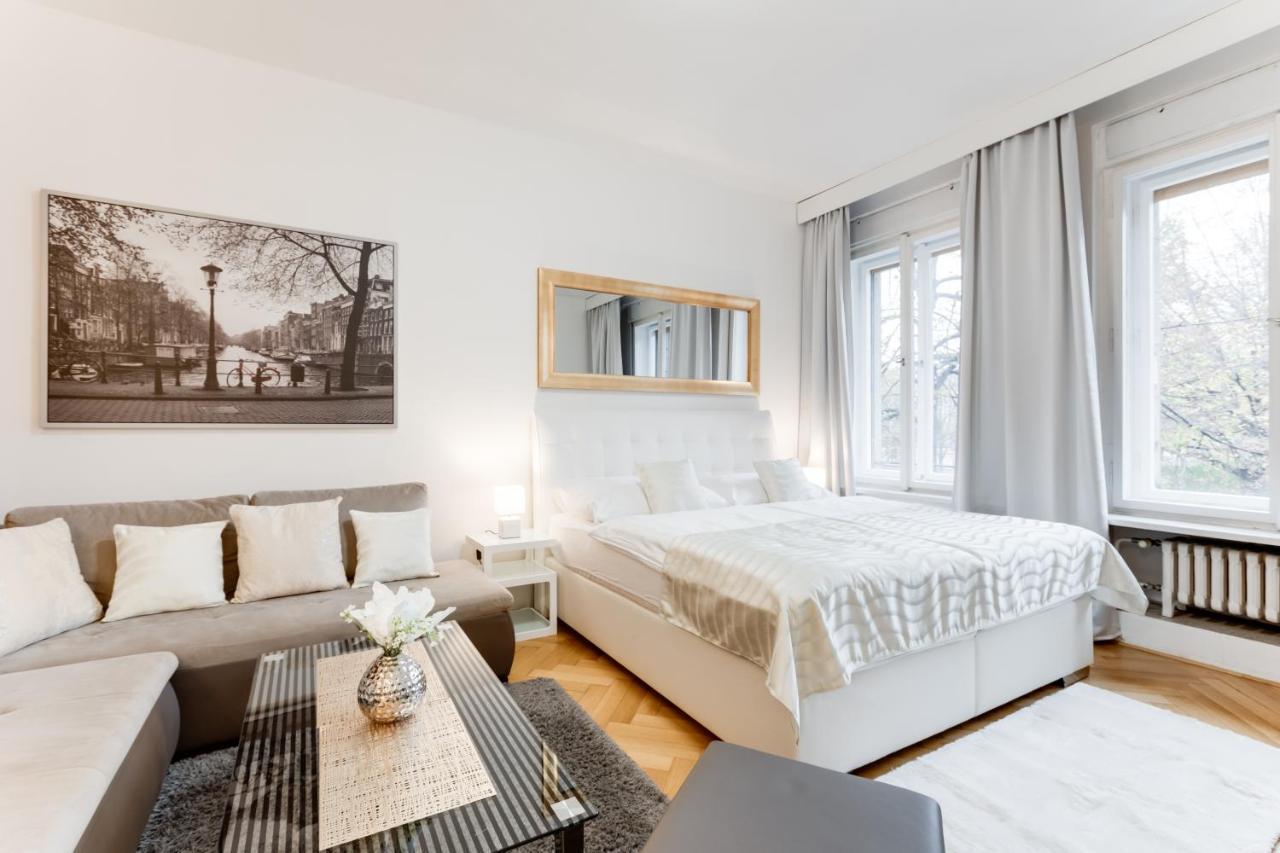 Exclusive Riverside Apartment In The Heart Of Prague Exterior photo