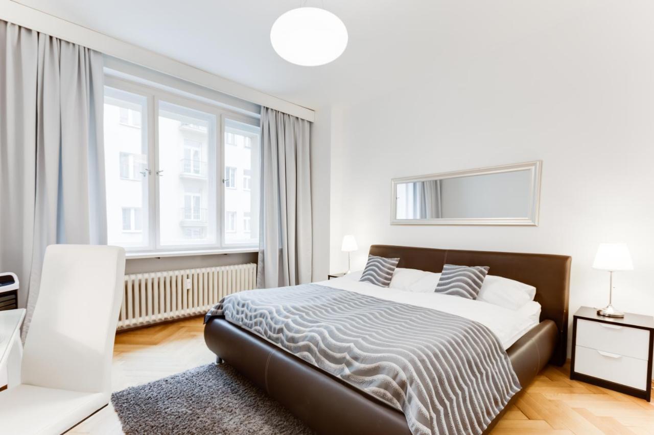 Exclusive Riverside Apartment In The Heart Of Prague Exterior photo